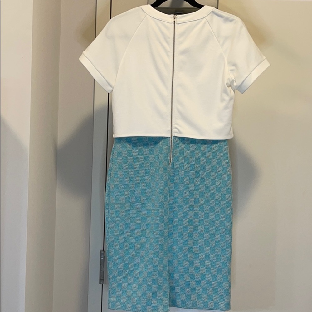 Classic dress - Picture 4 of 6
